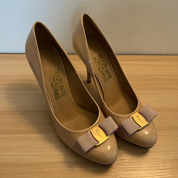 Salvatore Ferragamo Shoes - Ferragamo Nude Patent Leather Heels with Bow